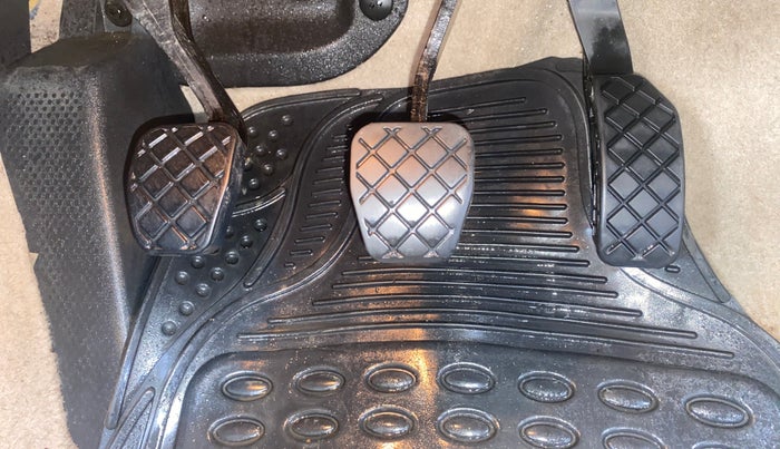 2015 Volkswagen Polo HIGHLINE1.2L, Petrol, Manual, 36,832 km, Pedals