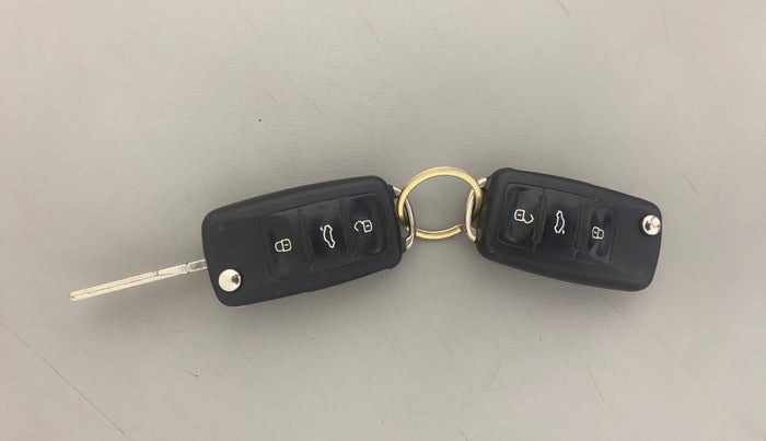 2015 Volkswagen Polo HIGHLINE1.2L, Petrol, Manual, 36,832 km, Key Close Up