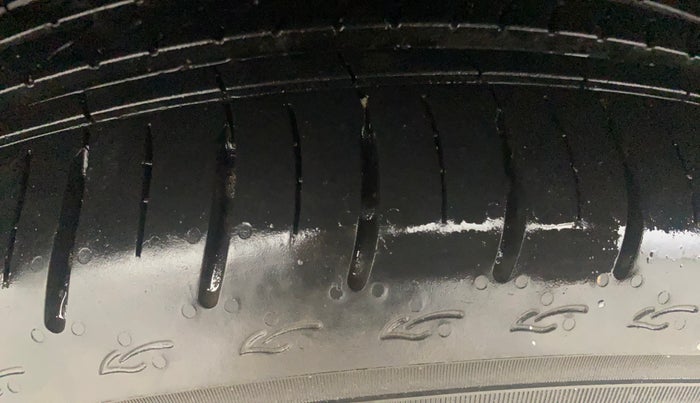 2015 Volkswagen Polo HIGHLINE1.2L, Petrol, Manual, 36,832 km, Right Rear Tyre Tread