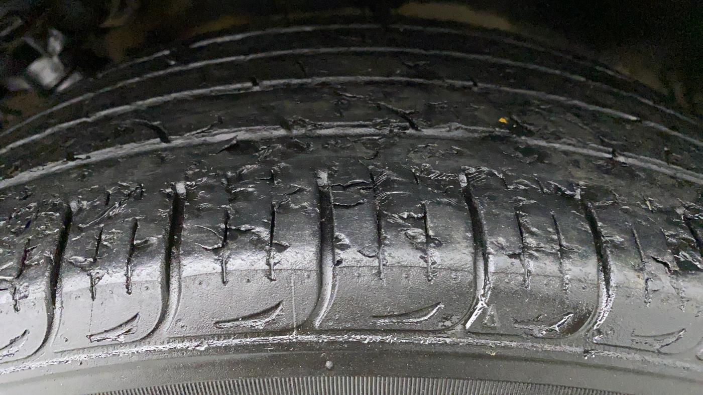 2020 Hyundai Tucson 2WD AT GLS PETROL, Petrol, Automatic, 39,064 km, Left Rear Tyre Tread
