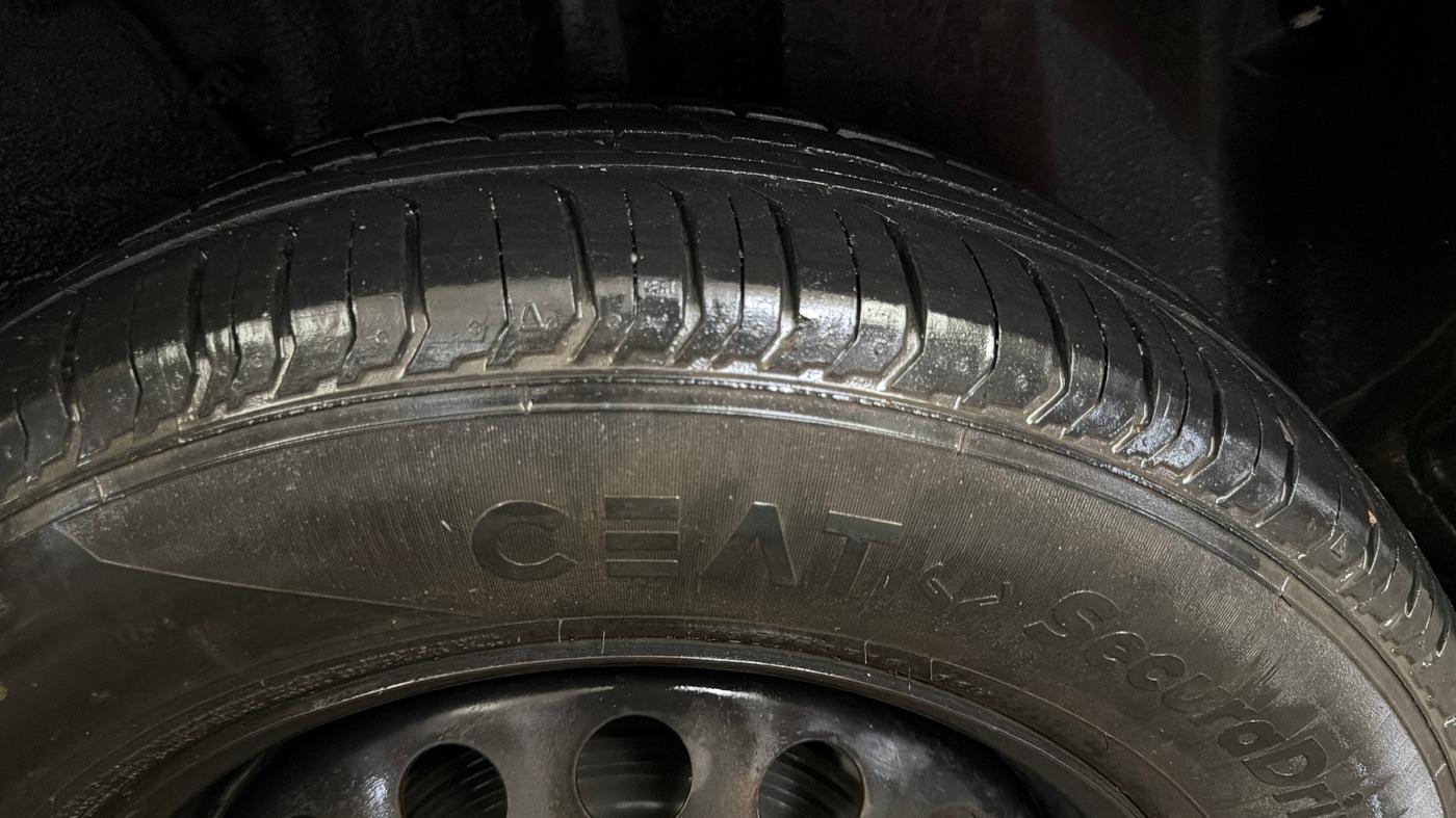 2022 Tata PUNCH PURE MT, Petrol, Manual, 36,833 km, Left Rear Tyre Tread
