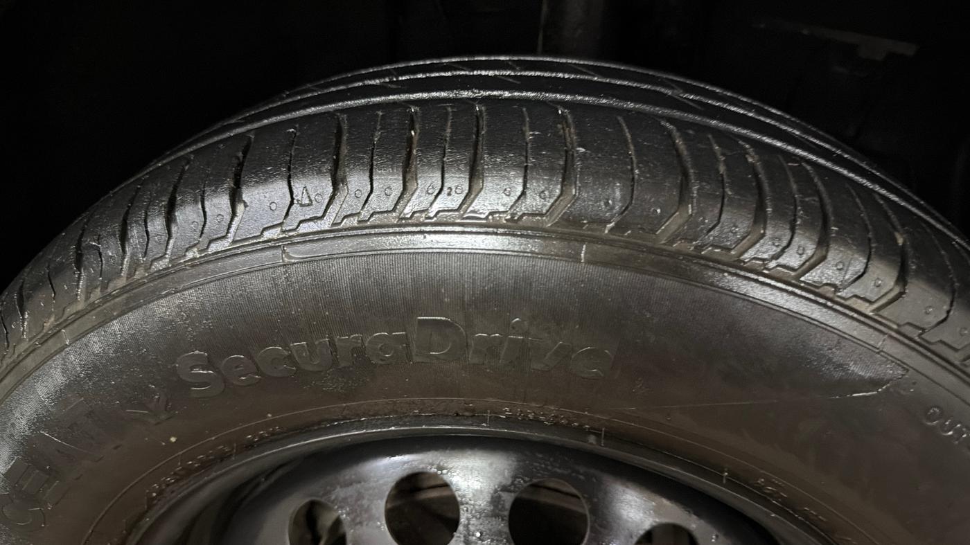 2022 Tata PUNCH PURE MT, Petrol, Manual, 36,833 km, Right Front Tyre Tread