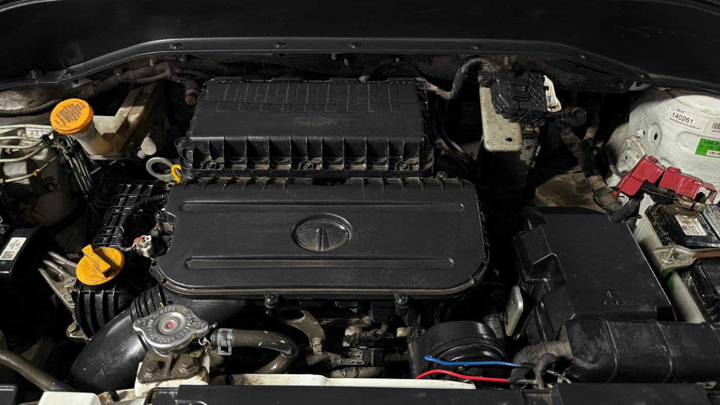 2022 Tata PUNCH PURE MT, Petrol, Manual, 36,833 km, Engine View