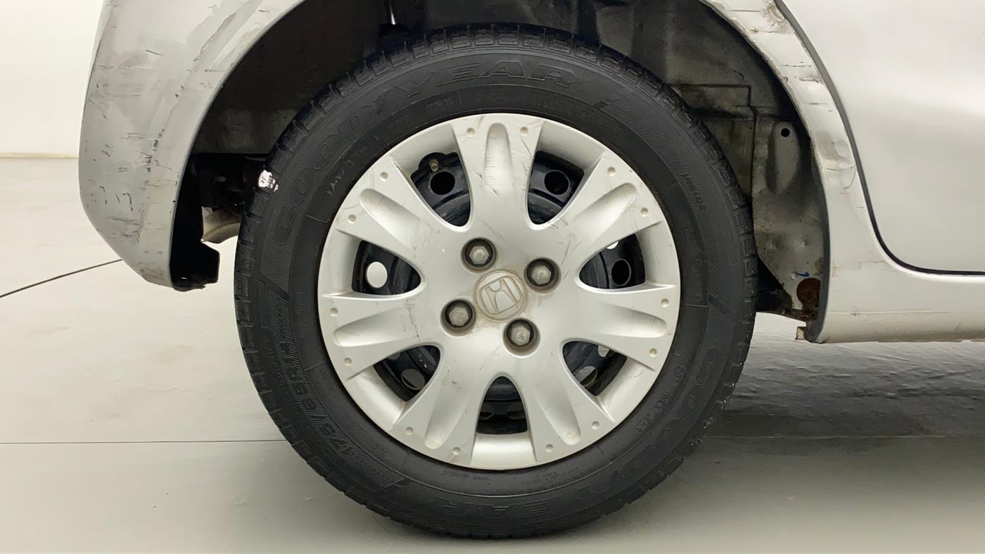 2015 Honda Brio S MT, Petrol, Manual, 34,105 km, Right Rear Wheel