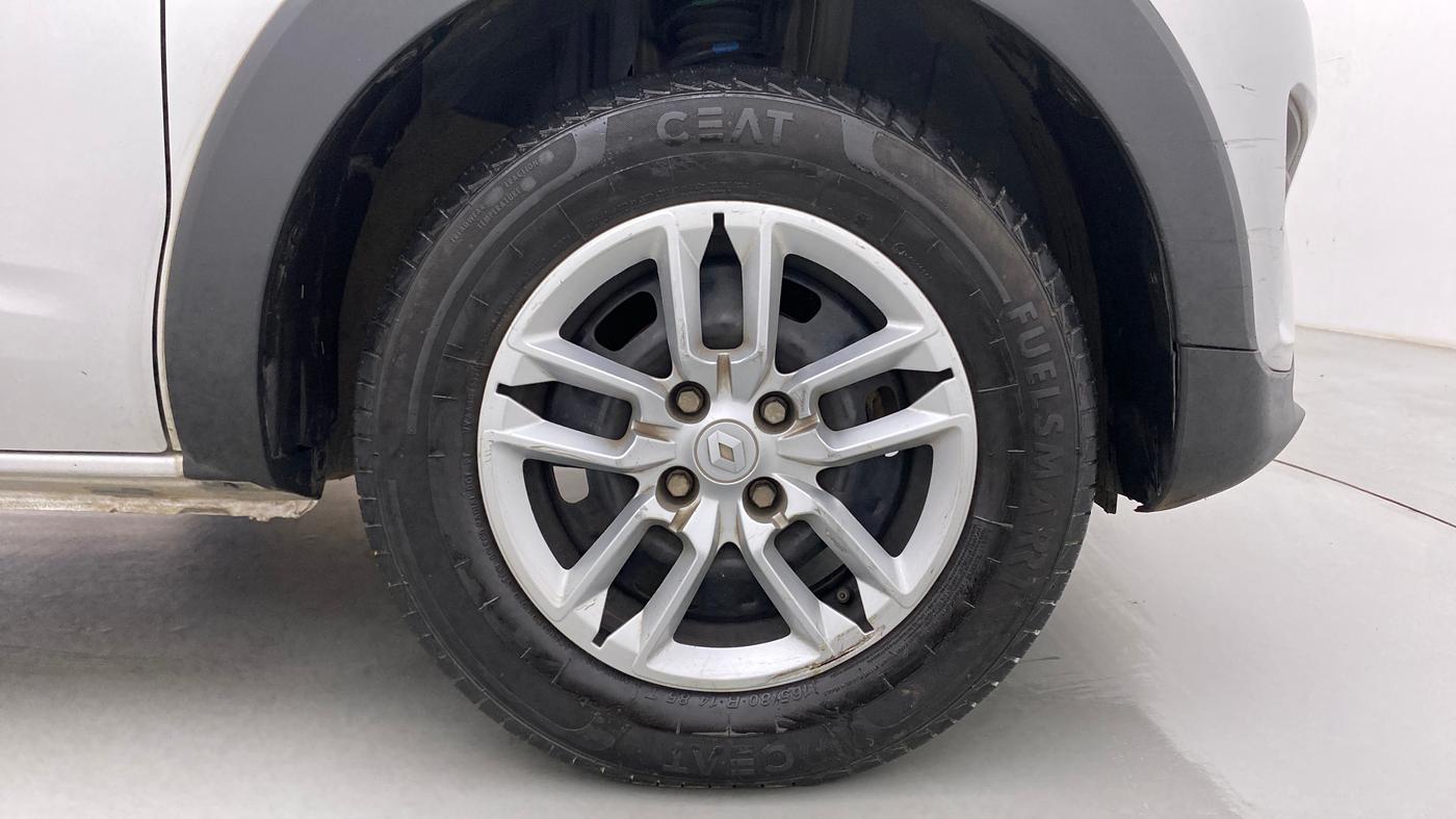 2022 Renault TRIBER RXL MT, Petrol, Manual, 39,316 km, Right Front Wheel