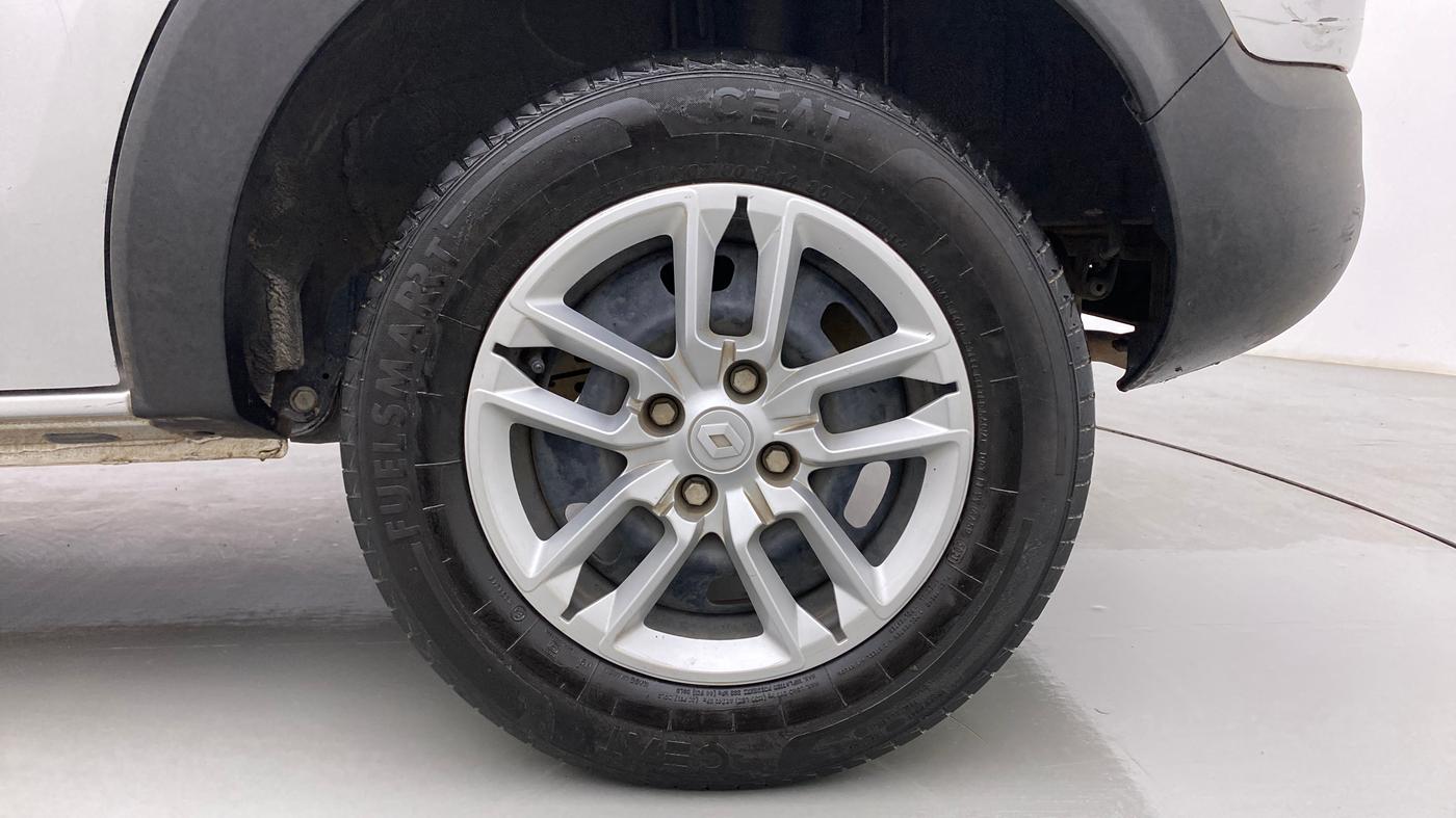 2022 Renault TRIBER RXL MT, Petrol, Manual, 39,316 km, Left Rear Wheel