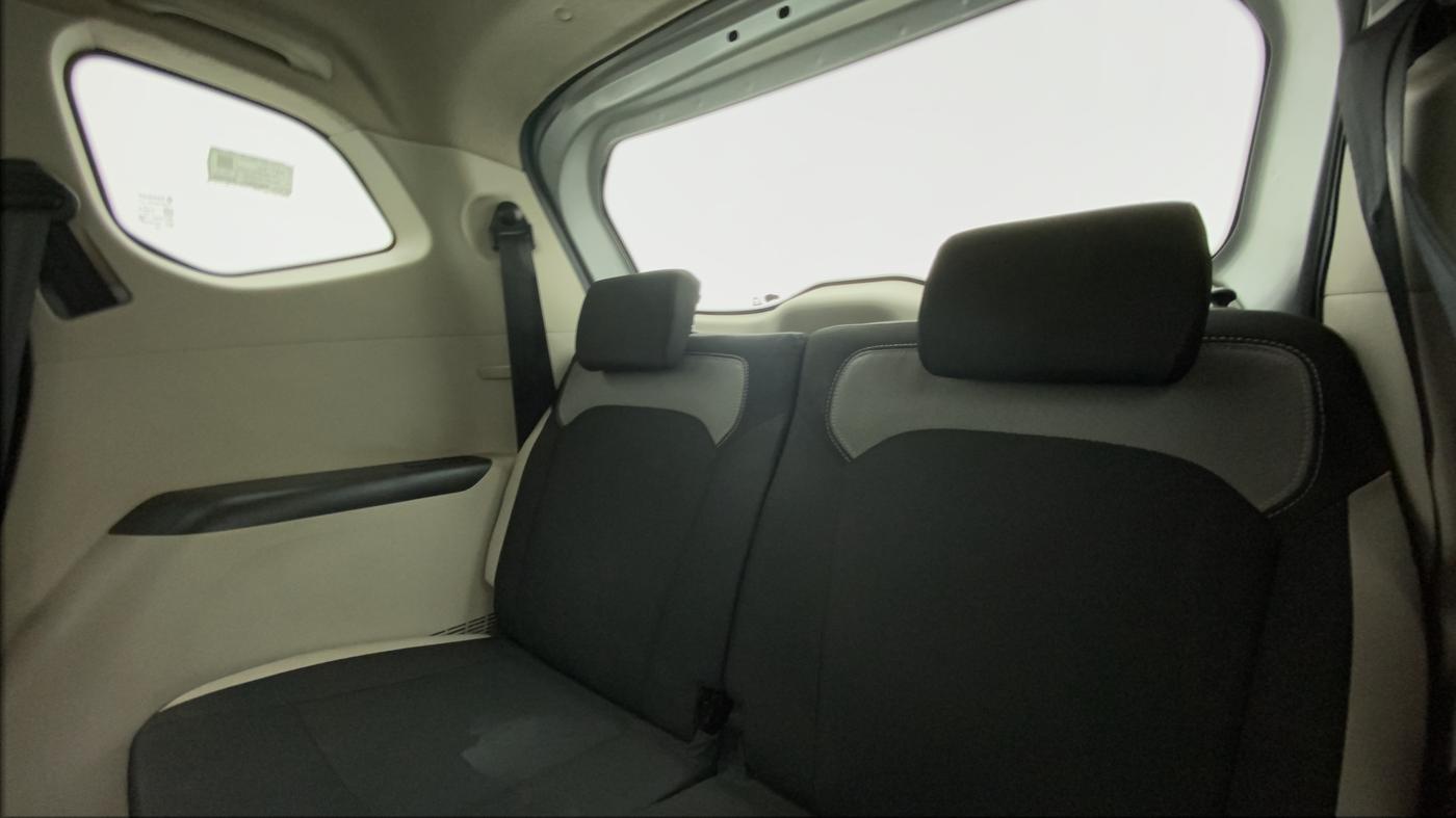 2022 Renault TRIBER RXL MT, Petrol, Manual, 39,316 km, Third Seat Row ( optional )