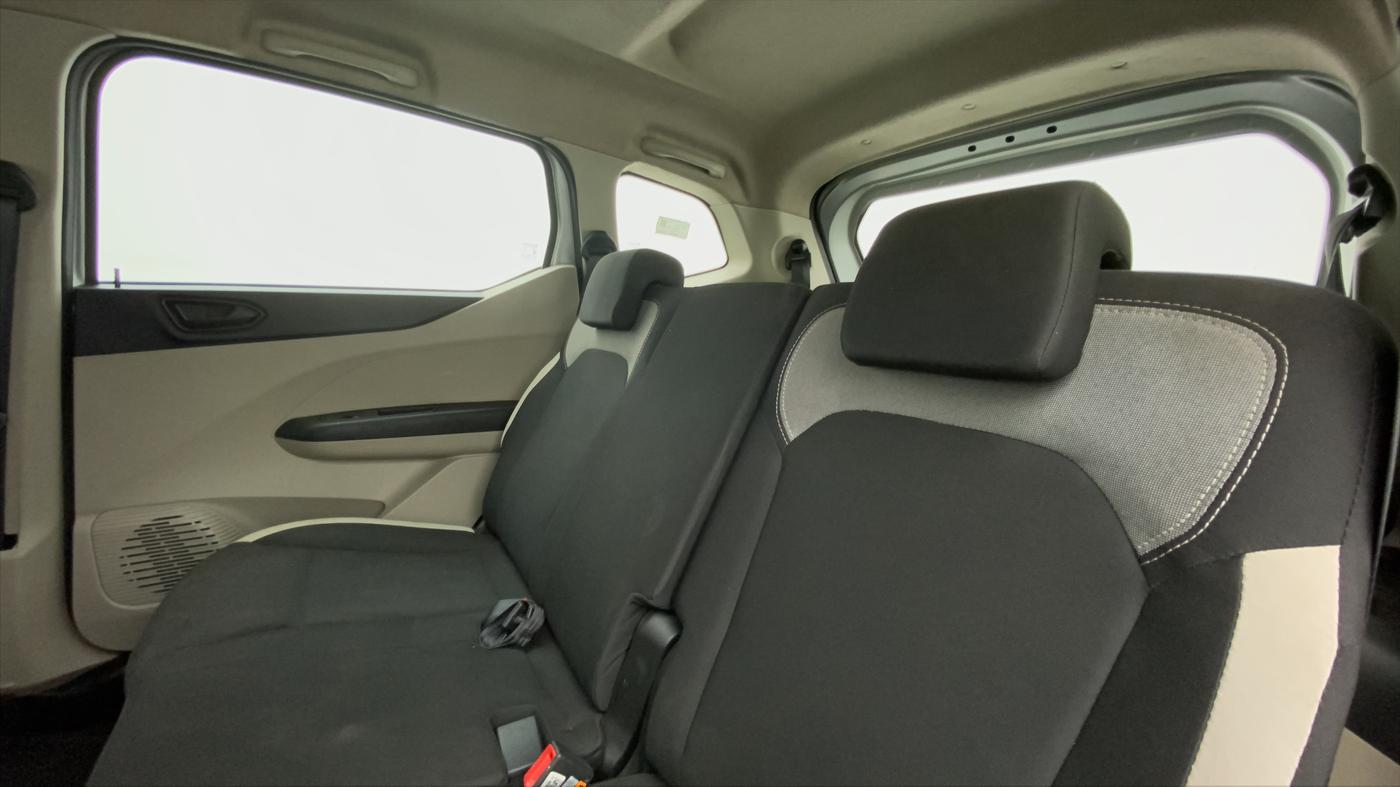 2022 Renault TRIBER RXL MT, Petrol, Manual, 39,316 km, Right Side Rear Door Cabin