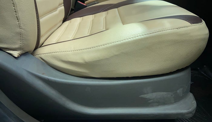 2013 Hyundai i10 MAGNA 1.2, Petrol, Manual, 78,099 km, Driver Side Adjustment Panel