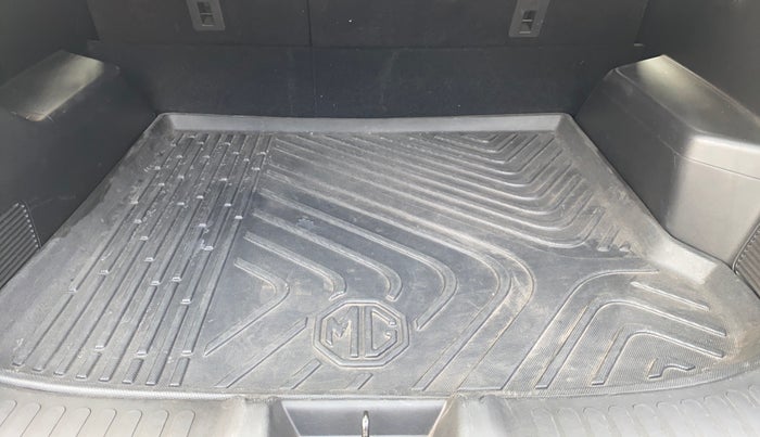 2019 MG HECTOR SHARP 1.5 DCT PETROL, Petrol, Automatic, 33,046 km, Boot Inside