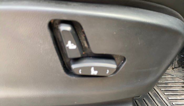 2019 MG HECTOR SHARP 1.5 DCT PETROL, Petrol, Automatic, 33,046 km, Driver Side Adjustment Panel