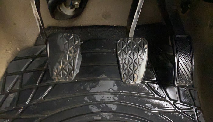 2017 Ford Figo Aspire TITANIUM 1.2 PETROL, Petrol, Manual, 89,994 km, Pedals