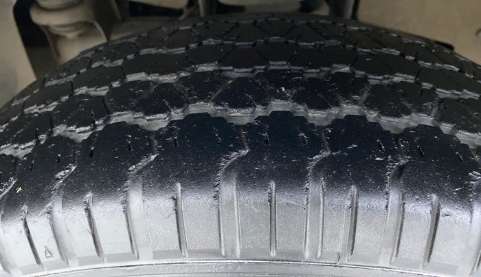 2016 Mahindra TUV300 T8, Diesel, Manual, 78,954 km, Left Front Tyre Tread