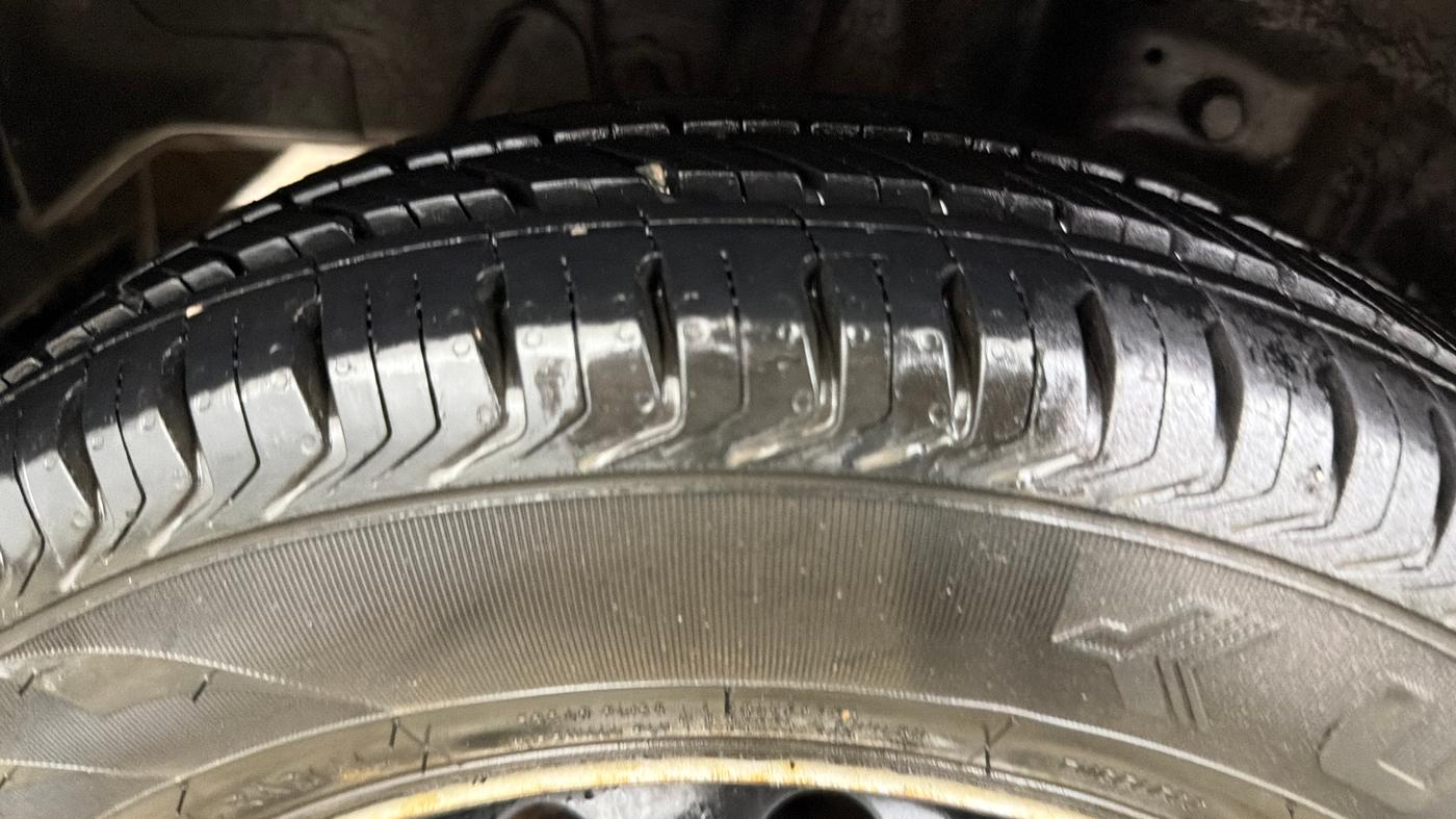 2015 Hyundai Eon ERA +, CNG, Manual, 29,772 km, Right Rear Tyre Tread
