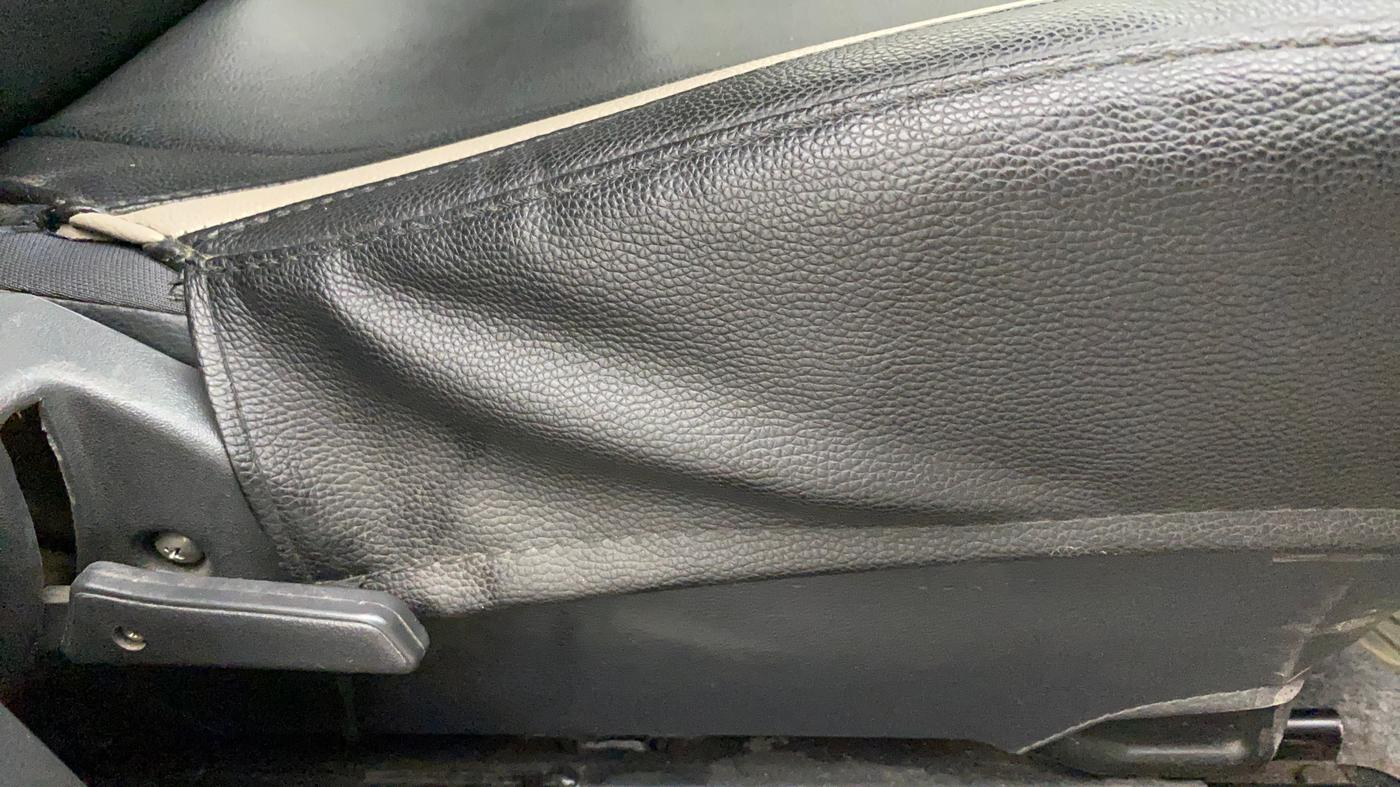 2019 Maruti Alto 800 LXI CNG, CNG, Manual, 32,156 km, Driver Side Adjustment Panel