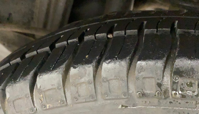 2019 Maruti Alto 800 LXI CNG, CNG, Manual, 32,156 km, Left Rear Tyre Tread