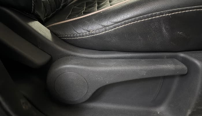 2022 Nissan Kicks XV 1.5, Petrol, Manual, 49,244 km, Driver Side Adjustment Panel