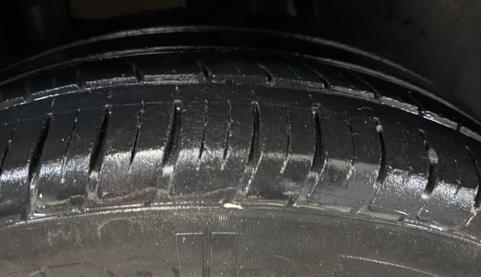 2022 Nissan Kicks XV 1.5, Petrol, Manual, 49,244 km, Right Rear Tyre Tread