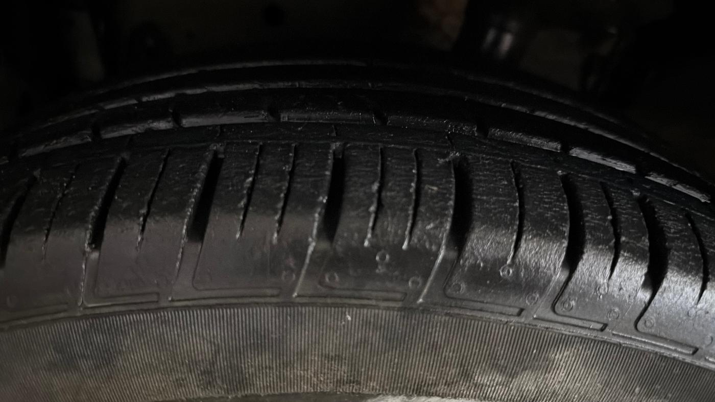 2022 Nissan Kicks XV 1.5, Petrol, Manual, 49,244 km, Left Front Tyre Tread