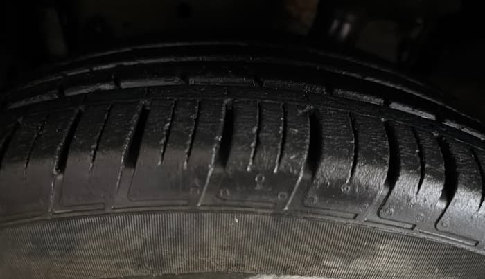 2022 Nissan Kicks XV 1.5, Petrol, Manual, 49,244 km, Left Front Tyre Tread