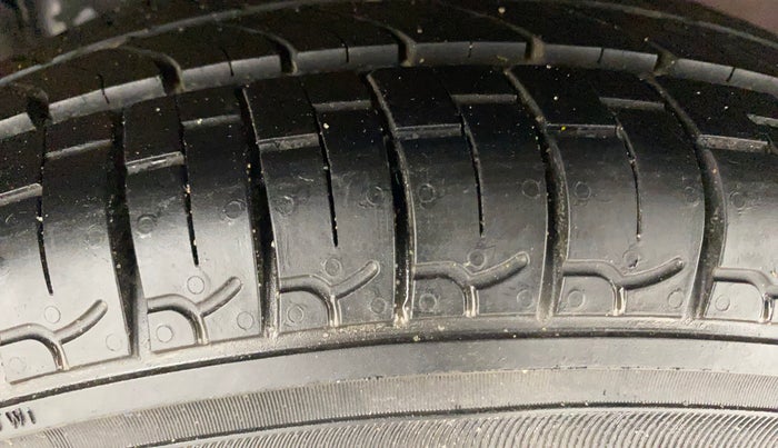 2016 Hyundai i10 MAGNA 1.1, Petrol, Manual, 63,253 km, Left Rear Tyre Tread