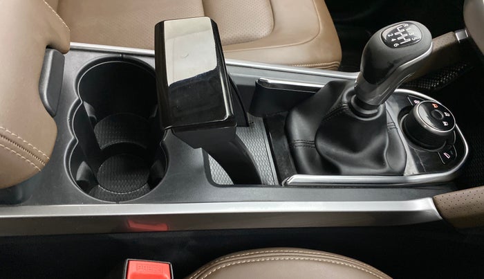 2019 Tata Harrier XZ 2.0L Kryotec, Diesel, Manual, 42,757 km, Gear Lever