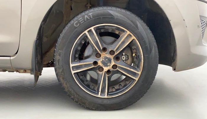 2015 Datsun Go Plus T, Petrol, Manual, 1,03,938 km, Right Front Wheel