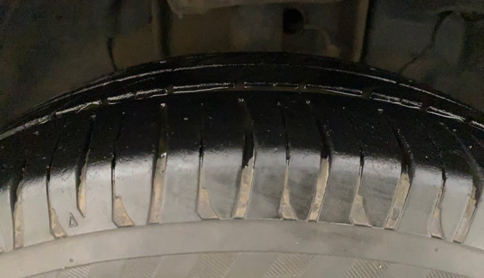 2016 Tata Tiago XT PETROL, Petrol, Manual, 82,868 km, Right Front Tyre Tread