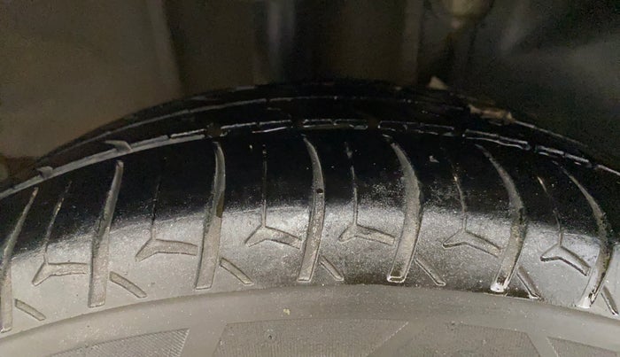 2016 Tata Tiago XT PETROL, Petrol, Manual, 82,868 km, Right Rear Tyre Tread