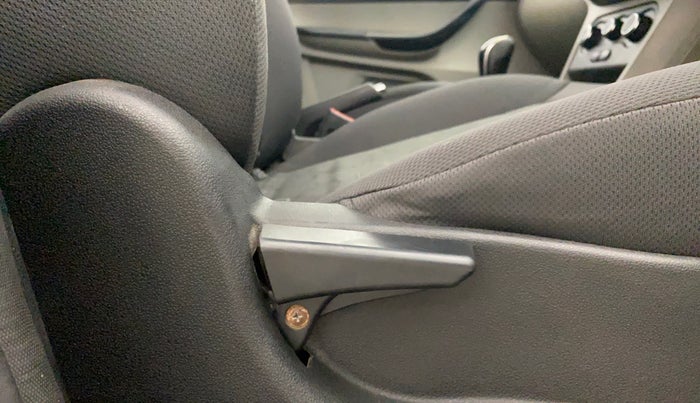 2016 Tata Tiago XT PETROL, Petrol, Manual, 82,868 km, Driver Side Adjustment Panel