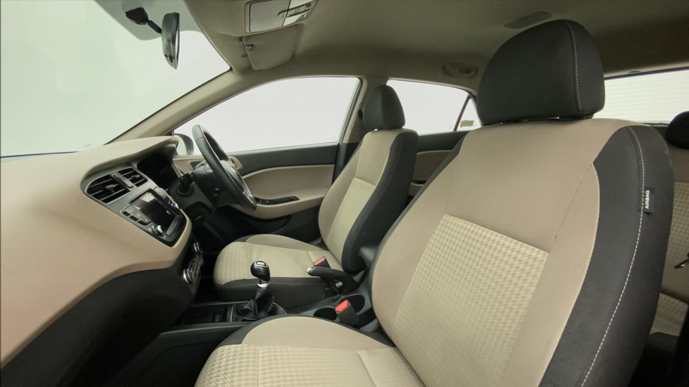 2019 Hyundai Elite i20 ASTA 1.2 (O), Petrol, Manual, 43,436 km, Right Side Front Door Cabin