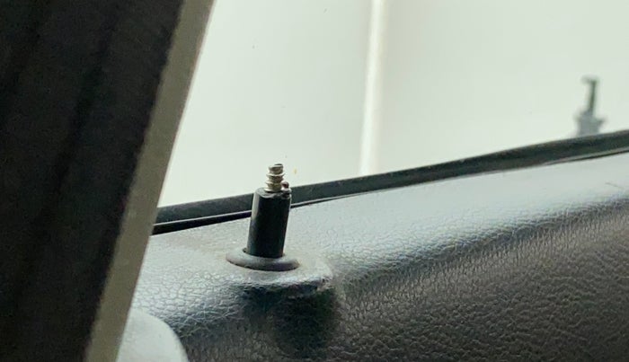 2018 Maruti Alto K10 VXI, Petrol, Manual, 66,392 km, Lock system - Door lock knob has minor damage