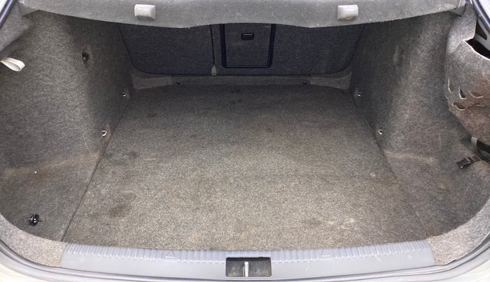 2014 Skoda Octavia AMBITION 2.0 TDI CR, Diesel, Manual, 83,589 km, Boot Inside