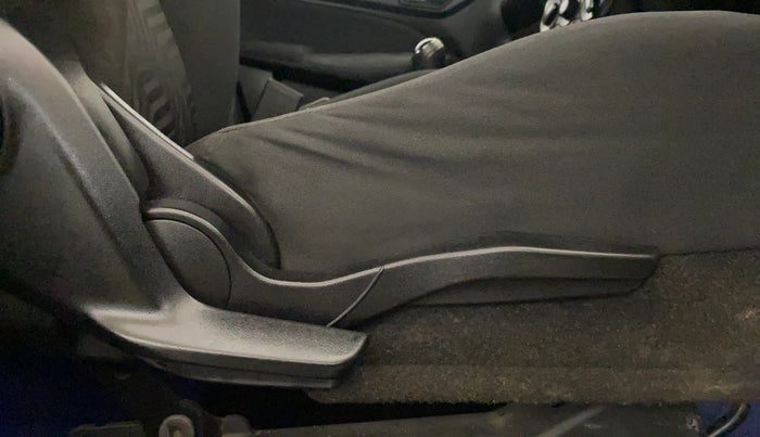 2018 Maruti Swift VXI, CNG, Manual, 87,544 km, Driver Side Adjustment Panel