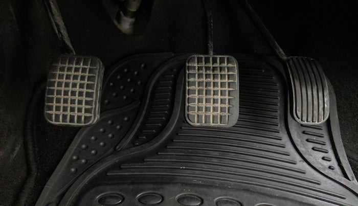 2016 Tata Zest XM RT 90 PS ABS, Petrol, Manual, 42,104 km, Pedals