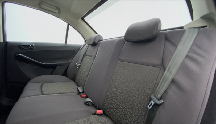 2016 Tata Zest XM RT 90 PS ABS, Petrol, Manual, 42,104 km, Right Side Rear Door Cabin