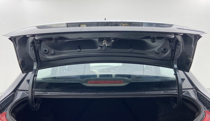 2016 Tata Zest XM RT 90 PS ABS, Petrol, Manual, 42,104 km, Boot Door Open