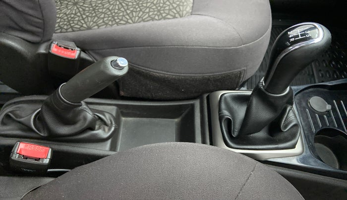 2016 Tata Zest XM RT 90 PS ABS, Petrol, Manual, 42,104 km, Gear Lever