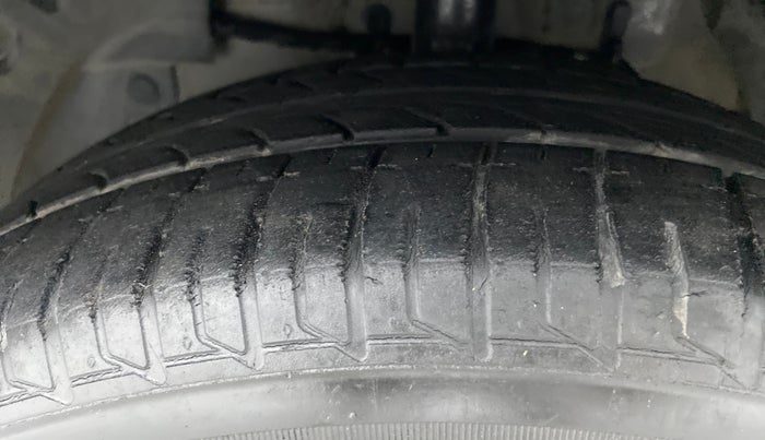 2016 Tata Zest XM RT 90 PS ABS, Petrol, Manual, 42,104 km, Left Front Tyre Tread