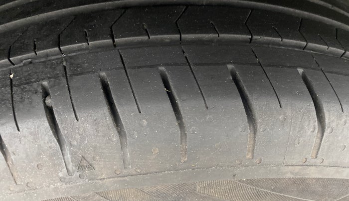 2024 Hyundai VENUE S 1.2, Petrol, Manual, 21,891 km, Right Rear Tyre Tread