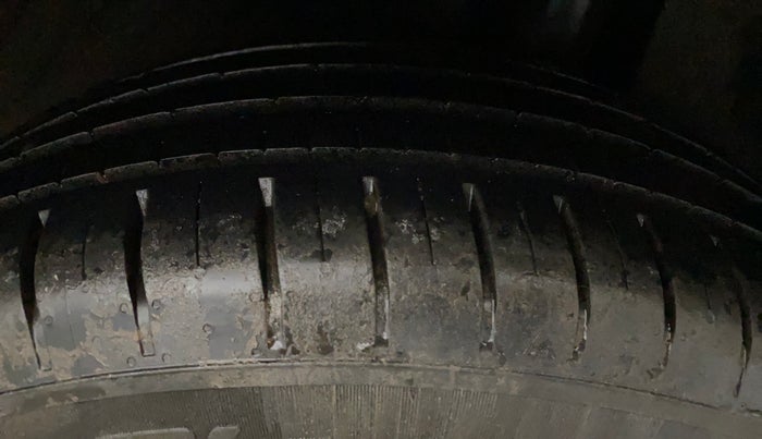 2015 Maruti Baleno ZETA PETROL 1.2, Petrol, Manual, 52,580 km, Left Rear Tyre Tread