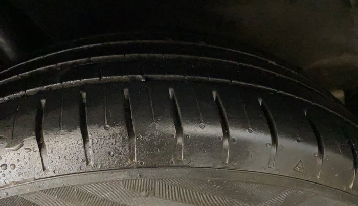 2015 Maruti Baleno ZETA PETROL 1.2, Petrol, Manual, 52,580 km, Right Rear Tyre Tread
