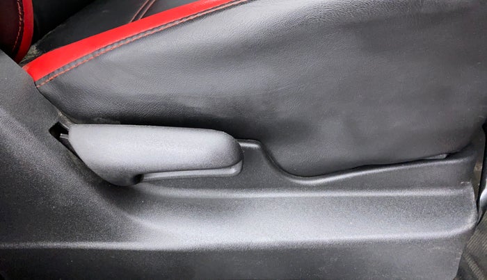 2016 Maruti Vitara Brezza VDI, Diesel, Manual, 42,216 km, Driver Side Adjustment Panel