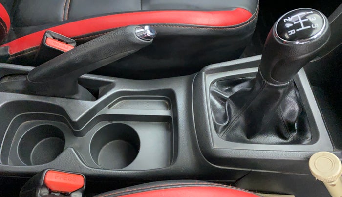 2016 Maruti Vitara Brezza VDI, Diesel, Manual, 42,216 km, Gear Lever