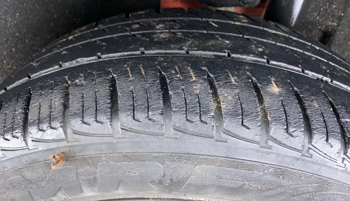 2016 Maruti Vitara Brezza VDI, Diesel, Manual, 42,216 km, Left Rear Tyre Tread