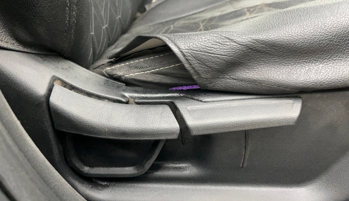 2021 Hyundai NEW I20 SPORTZ 1.2 AT, Petrol, Automatic, 37,020 km, Driver Side Adjustment Panel