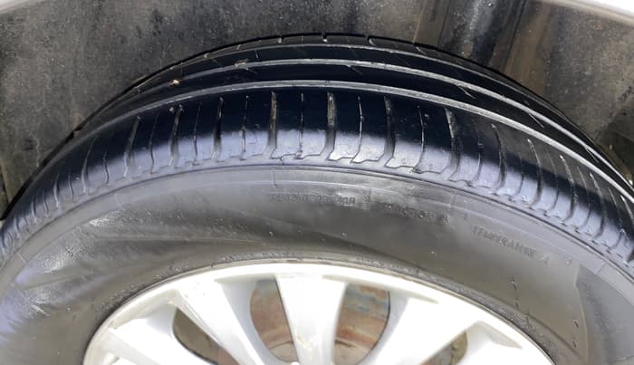 2016 Maruti Ciaz ZXI AT, Petrol, Automatic, 43,847 km, Left Rear Tyre Tread
