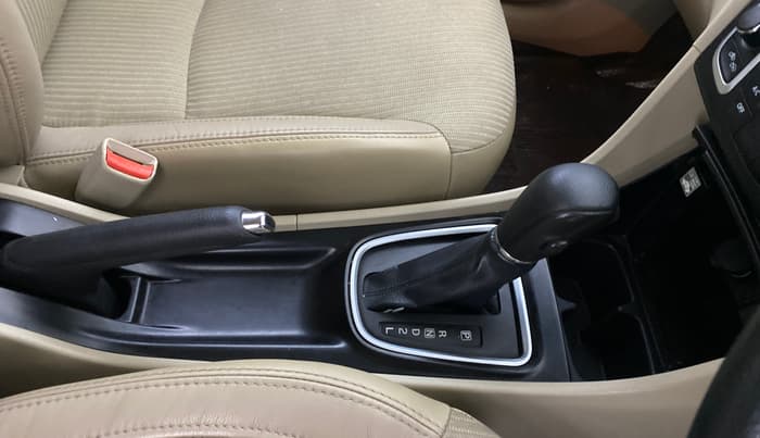 2016 Maruti Ciaz ZXI AT, Petrol, Automatic, 43,847 km, Gear Lever