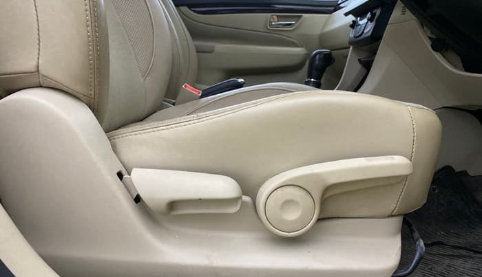 2016 Maruti Ciaz ZXI AT, Petrol, Automatic, 43,847 km, Driver Side Adjustment Panel
