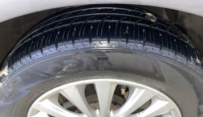 2016 Maruti Ciaz ZXI AT, Petrol, Automatic, 43,847 km, Right Front Tyre Tread